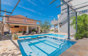 Beautiful Home In Brodarica With Wifi